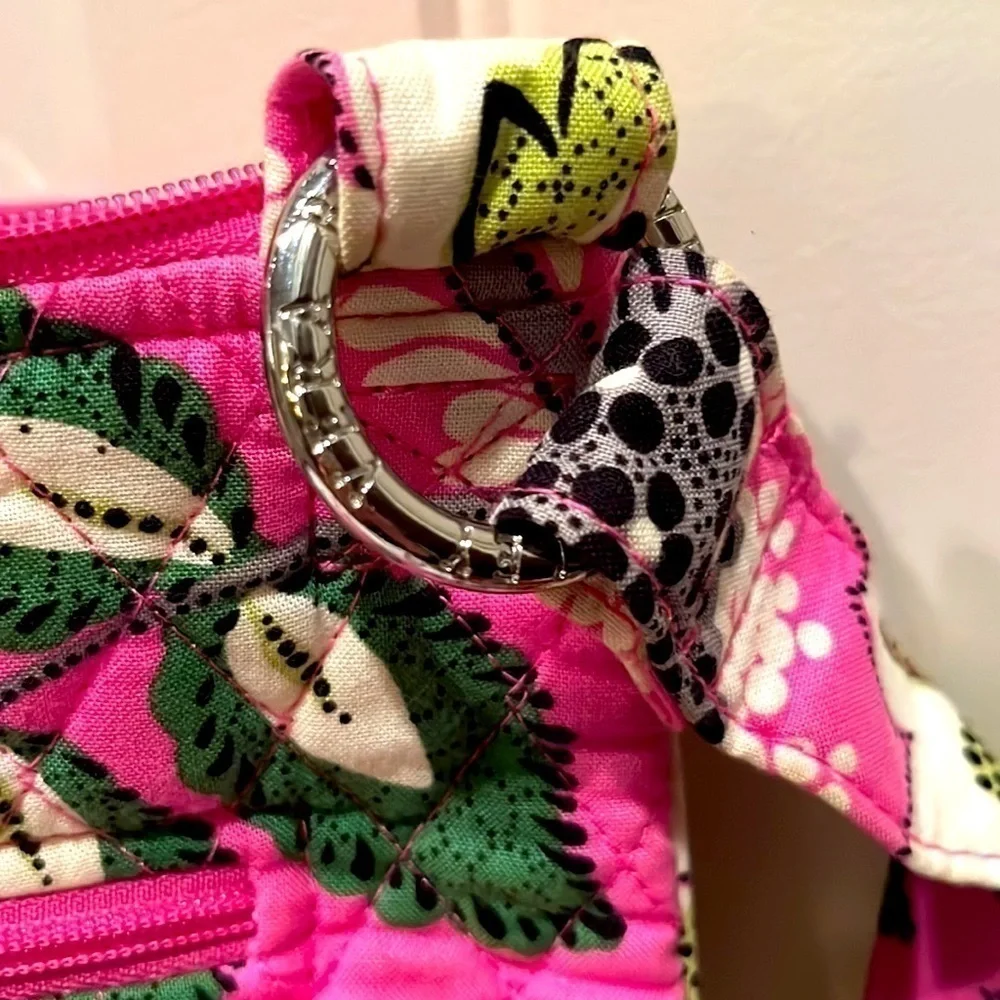 𝅺VERA Bradley Priscilla Pink hipster crossbody purse boho hippie Beachy floral